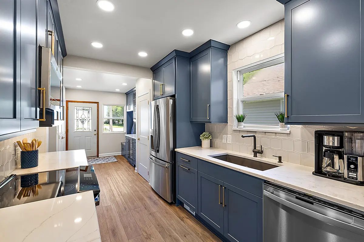 Custom kitchen cabinetry by Verde Cabinet Studio (3)