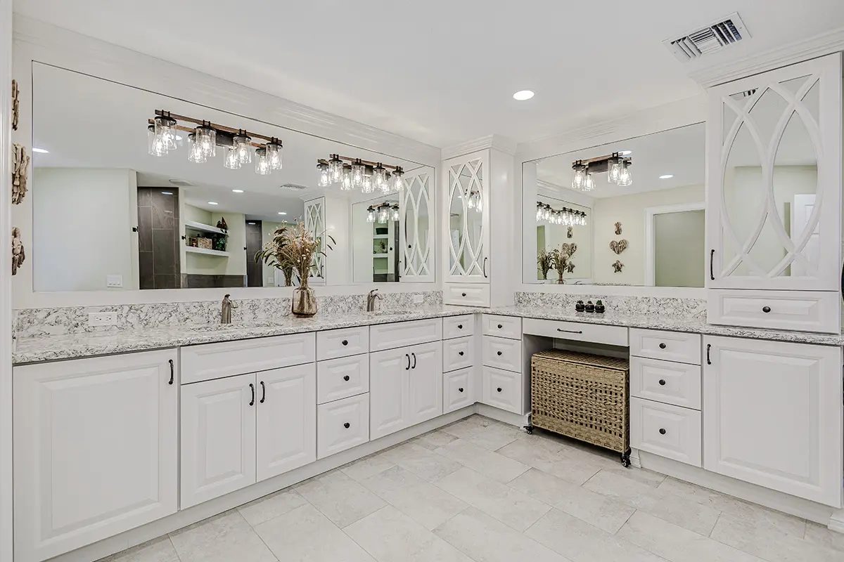 Custom bath vanity cabinetry by Verde Cabinet Studio (5)
