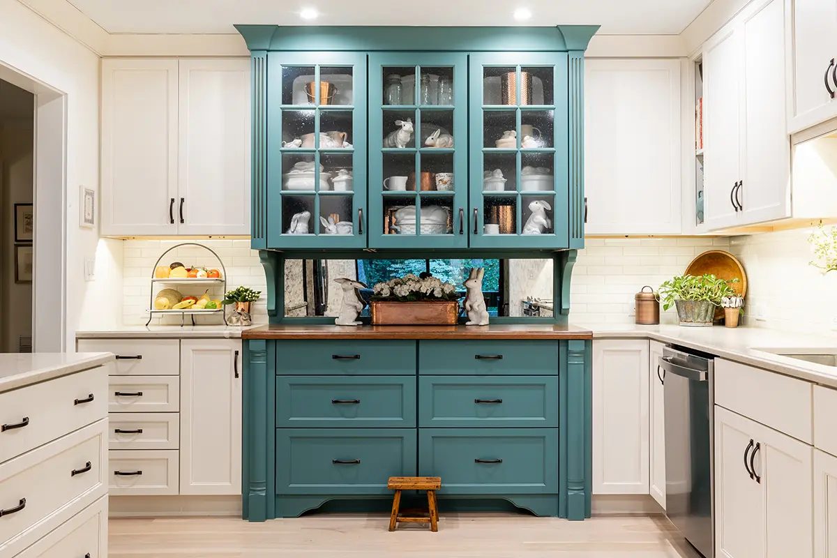 Custom kitchen cabinetry by Verde Cabinet Studio (5)