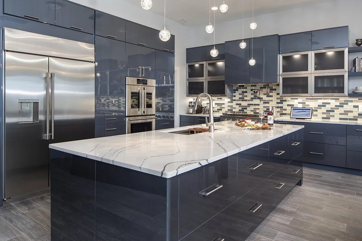 Custom kitchen cabinetry by Verde Cabinet Studio (6)
