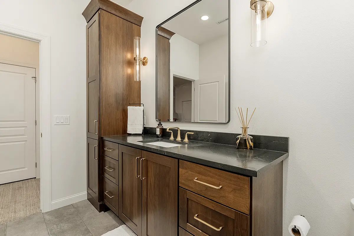 Custom bath vanity cabinetry by Verde Cabinet Studio (13)
